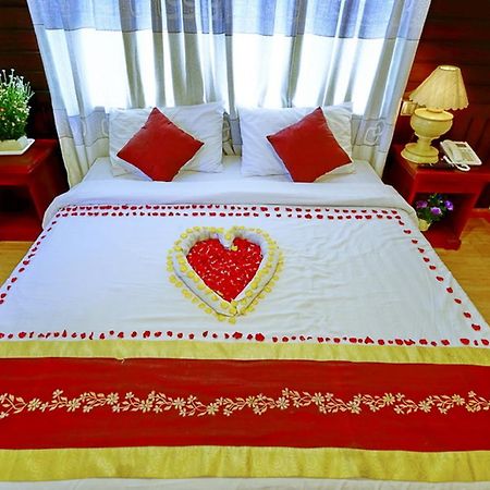 Hotel Boss - Mandalaj Kültér fotó