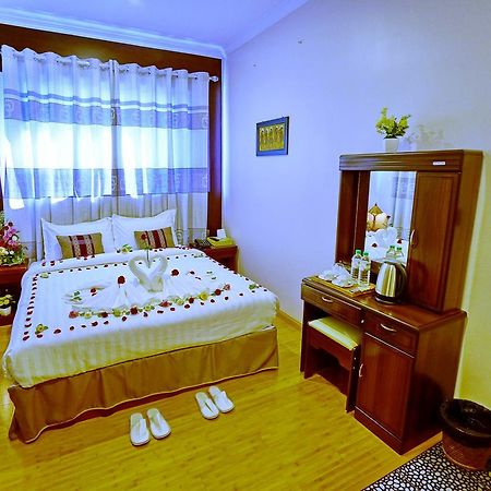 Hotel Boss - Mandalaj Kültér fotó