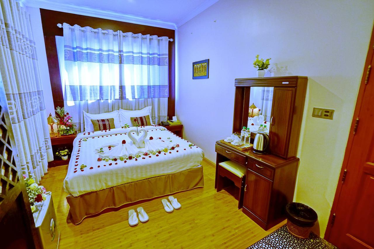 Hotel Boss - Mandalaj Kültér fotó