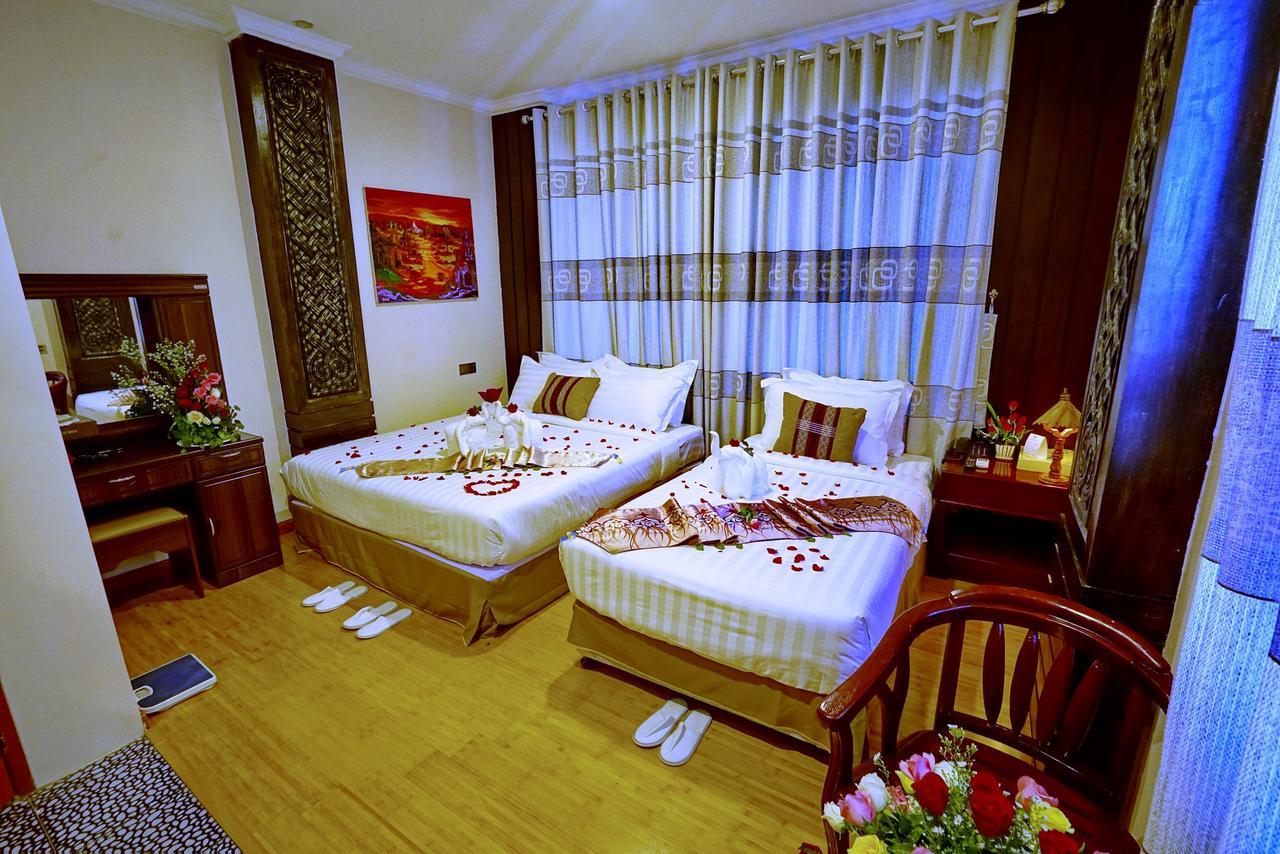 Hotel Boss - Mandalaj Kültér fotó