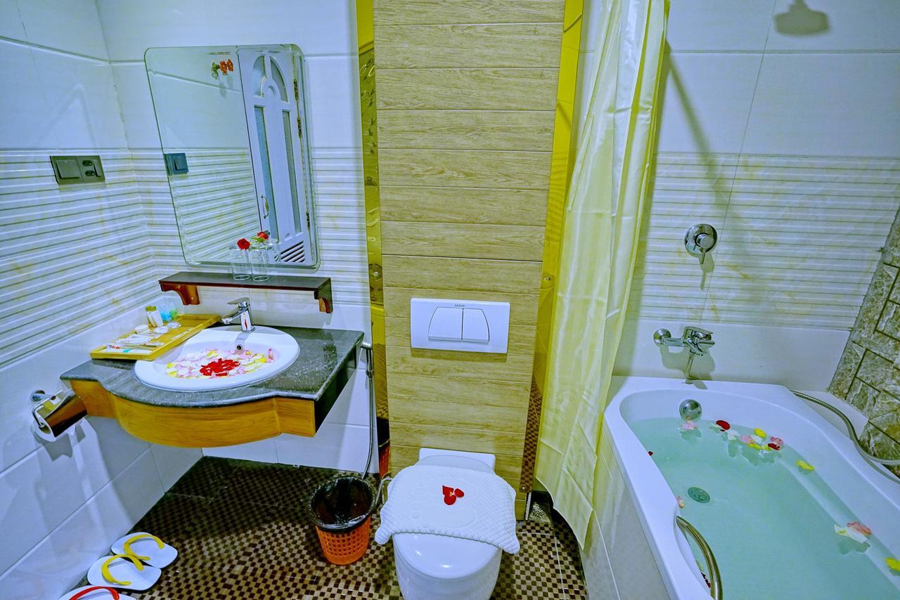 Hotel Boss - Mandalaj Kültér fotó