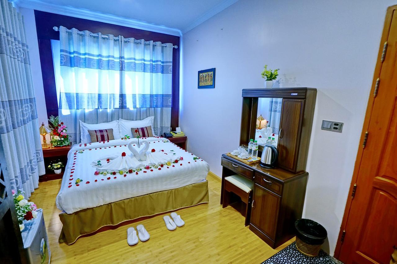 Hotel Boss - Mandalaj Kültér fotó