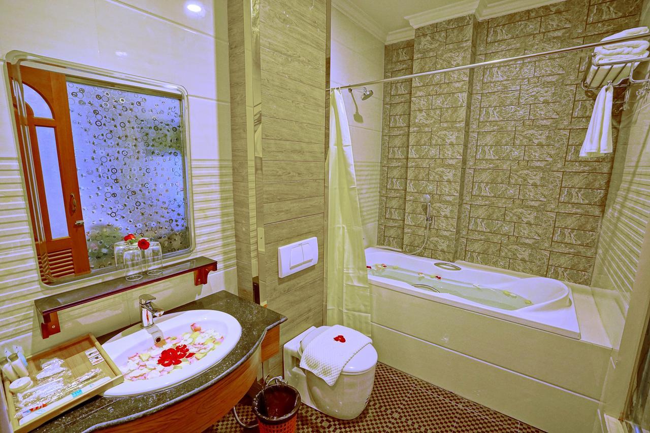 Hotel Boss - Mandalaj Kültér fotó